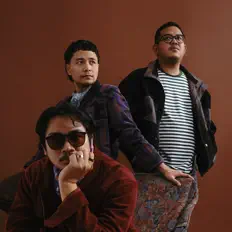Dengarkan Dried Cassava, tonton video musik, baca bio, lihat tanggal tur & lainnya!