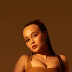 Escucha a VALYAVLV, mira videos musicales, lee su biografía, consulta las fechas de las gira y más.