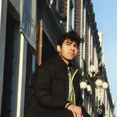 Escucha a Gerardo Irazabal, mira videos musicales, lee su biografía, consulta las fechas de las gira y más.