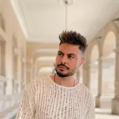 Angel Sevilla: песни, клипы, биография, даты выступлений и многое другое.