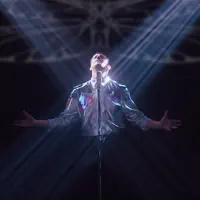 Poslechněte si interpreta undefined, sledujte hudební videa, přečtěte si životopis, podívejte se na data turné a další informace.