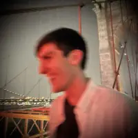 聆聽 undefined、觀看音樂影片、閱讀小傳、查看巡演日期等！