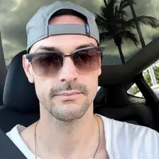Dengarkan Andrew Ramey, tonton video musik, baca bio, lihat tanggal tur & lainnya!