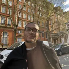 Ouve Rjay, vê vídeos de música, lê a biografia, vê as datas da digressão e muito mais!