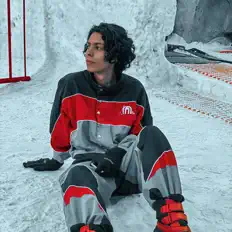 HRM Music을(를) 듣고, 뮤직 비디오를 보고, 약력을 읽고, 투어 일정 등을 확인하세요!