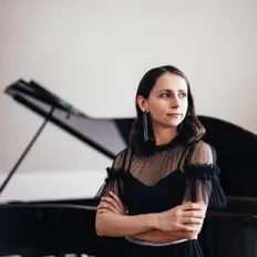收听 Anna Khomichko、观看音乐视频、阅读小传、查看巡演日期等 ！