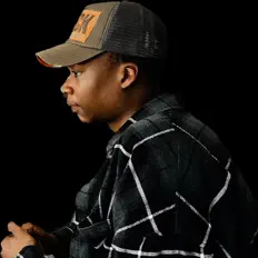 收听 Familia king、观看音乐视频、阅读小传、查看巡演日期等 ！