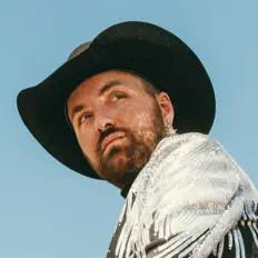 Escucha a Kayzen, mira videos musicales, lee su biografía, consulta las fechas de las gira y más.