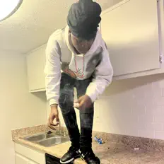 Summerhillkid सुनें, म्यूज़िक वीडियो देखें, बायो पढ़ें, दौरे की तारीखें और बहुत कुछ देखें!