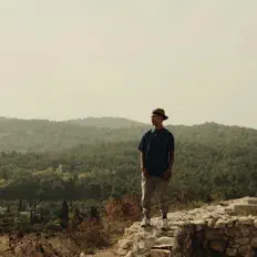 Ezekiel E सुनें, म्यूज़िक वीडियो देखें, बायो पढ़ें, दौरे की तारीखें और बहुत कुछ देखें!