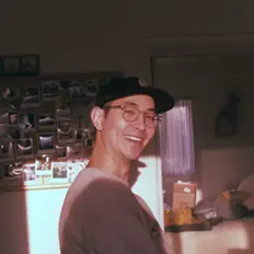 Brandon Lew을(를) 듣고, 뮤직 비디오를 보고, 약력을 읽고, 투어 일정 등을 확인하세요!