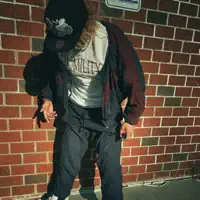 收听 undefined、观看音乐视频、阅读小传、查看巡演日期等 ！