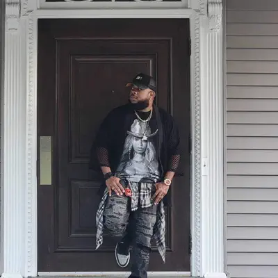 Listen to Authenic Quis, watch music videos, read bio, see tour dates & more!