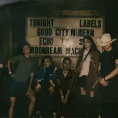 Ascolta Moonbeam Machine, guarda video musicali, leggi la biografia, vedi le date del tour & altro!