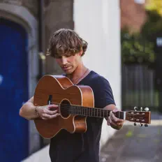 Dengarkan Nick Taylor, tonton video musik, baca bio, lihat tanggal tur & lainnya!