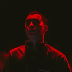 Posłuchaj wykonawcy Efe Aysal, obejrzyj teledyski, przeczytaj biografię, zobacz daty tras koncertowych i nie tylko!