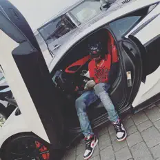 收听 Se1v1en、观看音乐视频、阅读小传、查看巡演日期等 ！