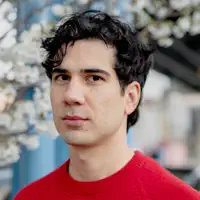 Ouve undefined, vê vídeos de música, lê a biografia, vê as datas da digressão e muito mais!