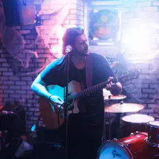 Escucha a Chio, mira videos musicales, lee su biografía, consulta las fechas de las gira y más.