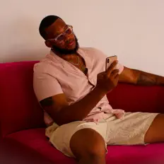 Dengarkan Mic the Lover, tonton video musik, baca bio, lihat tanggal tur & lainnya!