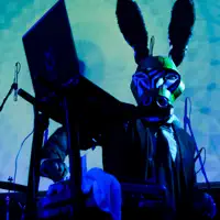 收听 undefined、观看音乐视频、阅读小传、查看巡演日期等 ！