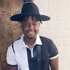 Ascolta Liel Vandross, guarda video musicali, leggi la biografia, vedi le date del tour & altro!