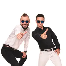 Boomcyk dinle, müzik videolarını izle, biyografisini oku, tur tarihlerini ve daha fazlasını gör!