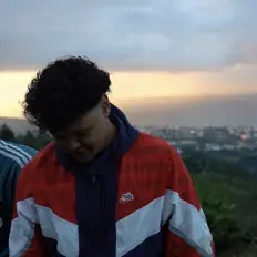 Casta Jrを聴いたり、ミュージックビデオを鑑賞したり、経歴やツアー日程などを確認したりしましょう！