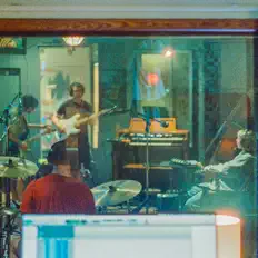 Escucha a The Trenchies, mira vídeos musicales, lee la biografía, consulta fechas de giras y mucho más.