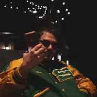 undefined을(를) 듣고, 뮤직 비디오를 보고, 약력을 읽고, 투어 일정 등을 확인하세요!