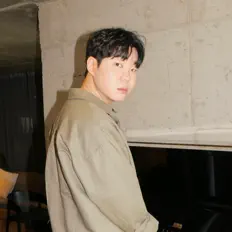 Poslechněte si interpreta KUK, sledujte hudební videa, přečtěte si životopis, podívejte se na data turné a další informace.