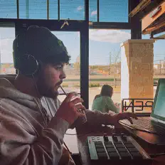 Jay Connor을(를) 듣고, 뮤직 비디오를 보고, 약력을 읽고, 투어 일정 등을 확인하세요!