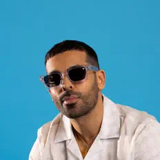 DJ Fricktionを聴いたり、ミュージックビデオを鑑賞したり、経歴やツアー日程などを確認したりしましょう！