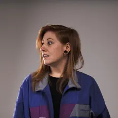 Dengarkan ÉASY, tonton video musik, baca bio, lihat tanggal tur & lainnya!