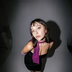 Ascolta ALYCE, guarda video musicali, leggi la biografia, vedi le date del tour & altro!