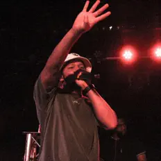 Ακούστε περιεχόμενο από RIN, παρακολουθήστε μουσικά βίντεο, διαβάστε το βιογραφικό, δείτε ημερομηνίες περιοδείας, και πολλά ακόμη!