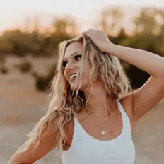 Tana Matzを聴いたり、ミュージックビデオを鑑賞したり、経歴やツアー日程などを確認したりしましょう！