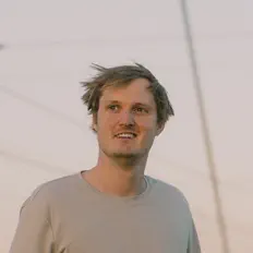 Escucha a Steve Marks, mira vídeos musicales, lee la biografía, consulta fechas de giras y mucho más.