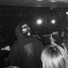 Dooms of Ghettoを聴いたり、ミュージックビデオを鑑賞したり、経歴やツアー日程などを確認したりしましょう！
