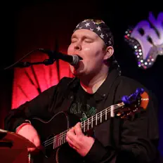 Hör dir Andrew Neil an, schau dir Musikvideos an, lies die Biografie, finde Tourdaten und mehr!