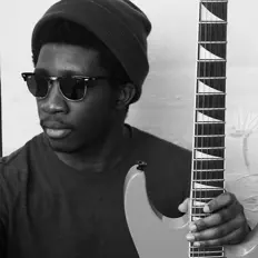 Escucha a Chris Belair, mira videos musicales, lee su biografía, consulta las fechas de las gira y más.