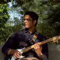 聆聽 undefined、觀看音樂影片、閱讀小傳、查看巡演日期等！