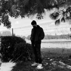 Escucha a Luis, mira videos musicales, lee su biografía, consulta las fechas de las gira y más.