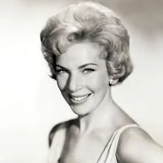 收听 Betty Johnson、观看音乐视频、阅读小传、查看巡演日期等 ！