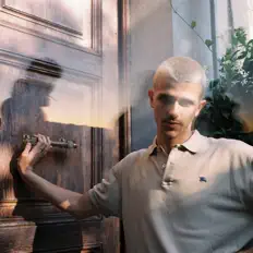 Ouve Alejvro, vê vídeos de música, lê a biografia, vê as datas da digressão e muito mais!