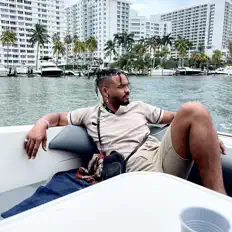 Listen to king___dee___, watch music videos, read bio, see tour dates & more!