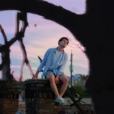 Listen to Renan Bloom, watch music videos, read bio, see tour dates & more!