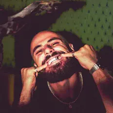 Loykaを聴いたり、ミュージックビデオを鑑賞したり、経歴やツアー日程などを確認したりしましょう！