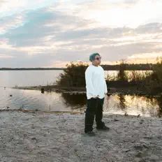 Ouça eduxr, assista a videoclipes, leia a biografia, veja as datas das turnês e mais!