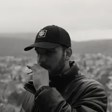 Ouça Xomor, assista a videoclipes, leia a biografia, veja as datas das turnês e mais!